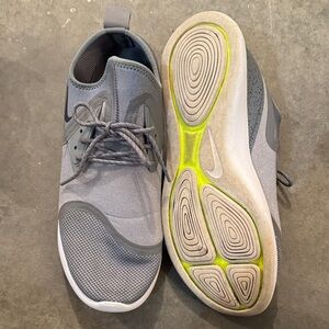 Nike Men's Gray Sneakers with White Sole